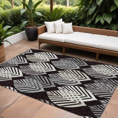 HomeRoots Floral Transitional Rectangle Outdoor Rug