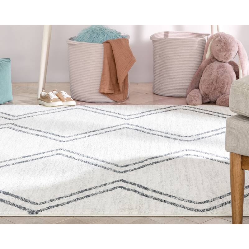 Well Woven Kennedy Reeve Modern Chevron Pattern Area Rug