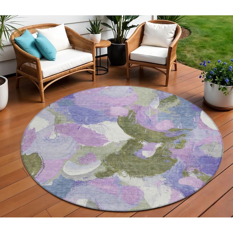 HomeRoots Abstract Transitional Rectangle Outdoor Rug - 8' Round