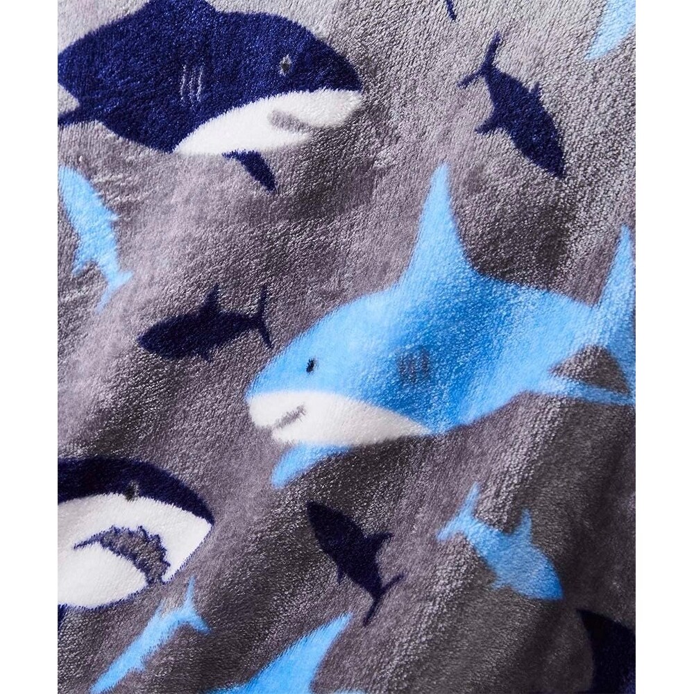 Shark throw top
