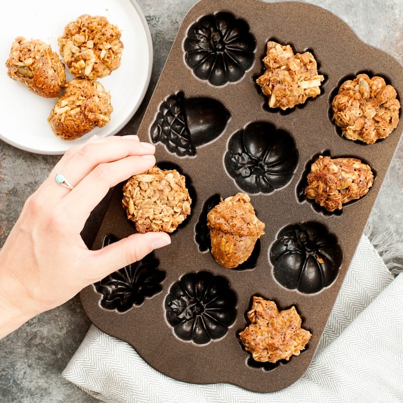 Nordic Ware Autumn Delights Cakelet Pan