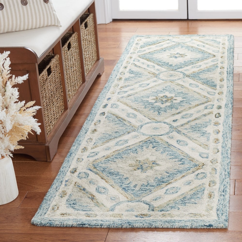 Martha Stewart by SAFAVIEH Handmade Heleena Wool Rug