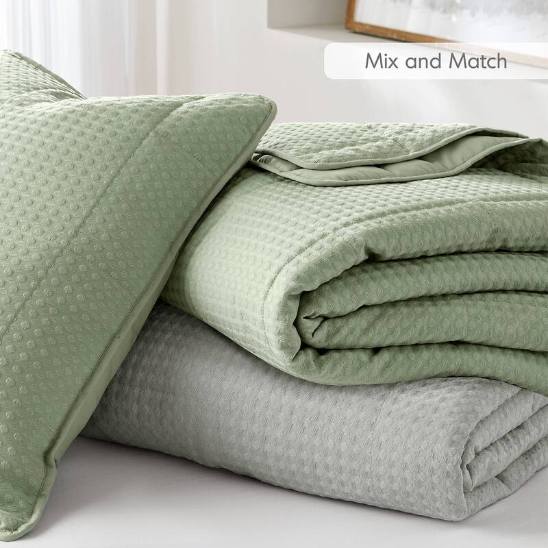 Chelsea Square Mina Waffle Weave Textured Quilt Set