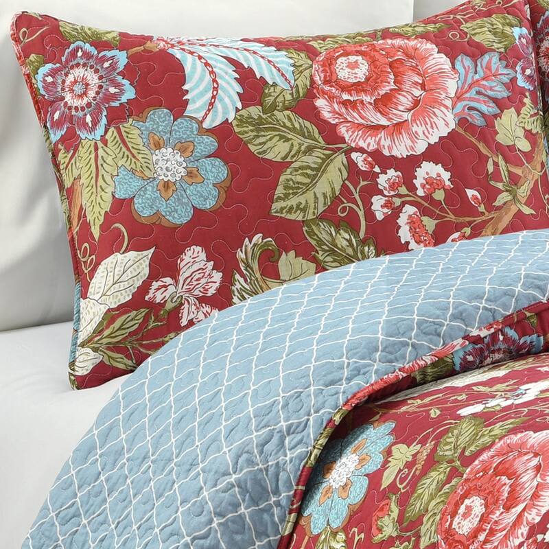 The Curated Nomad Chorro 3-piece Quilt Set