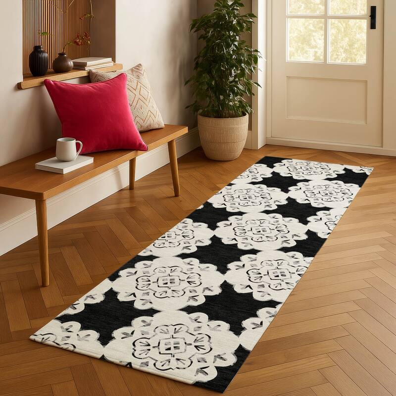 Machine Washable Indoor/ Outdoor Global Motif Chantille Rug