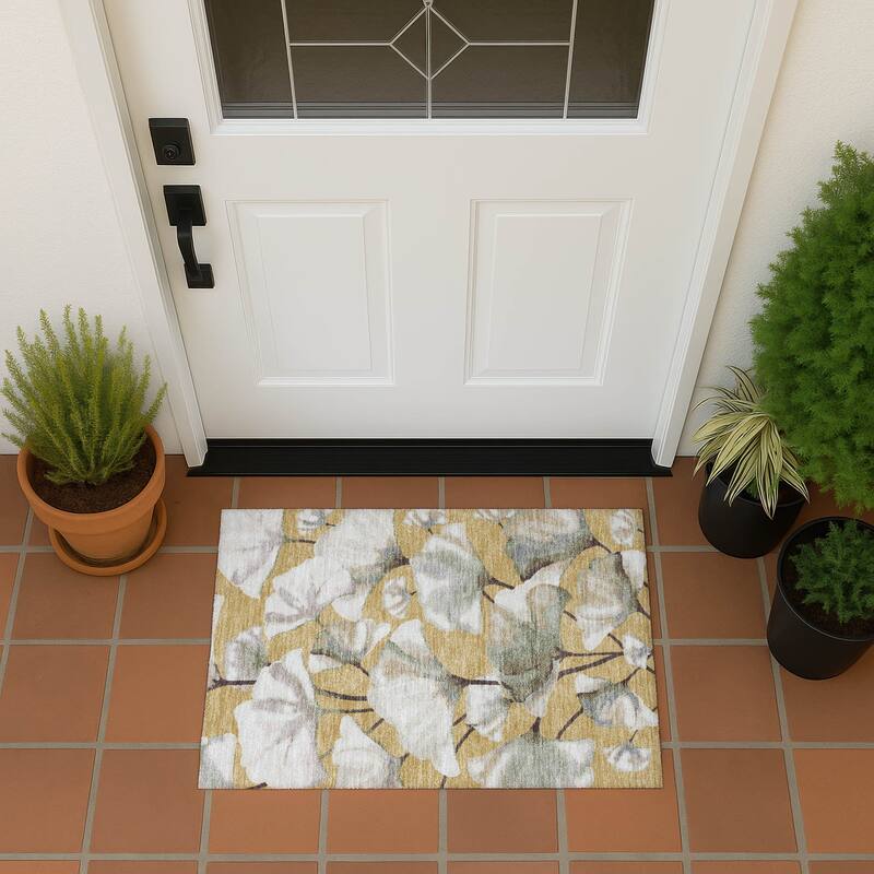 Machine Washable Indoor/ Outdoor Floral Love Chantille Rug - Gold - 1'8" x 2'6"