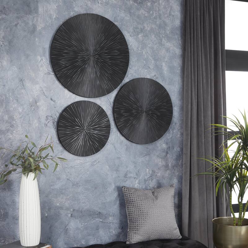 CosmoLiving by Cosmopolitan Gold, White or Black Wooden Carved Radial Plate Home Wall Decor (Set of 3) - Black - S/3 24", 20", 16"H