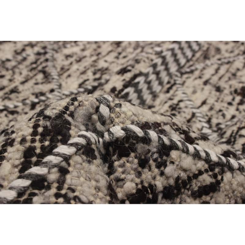 Sienna Black Rug 5'7" x 7'11" - 5'7 x 7'11