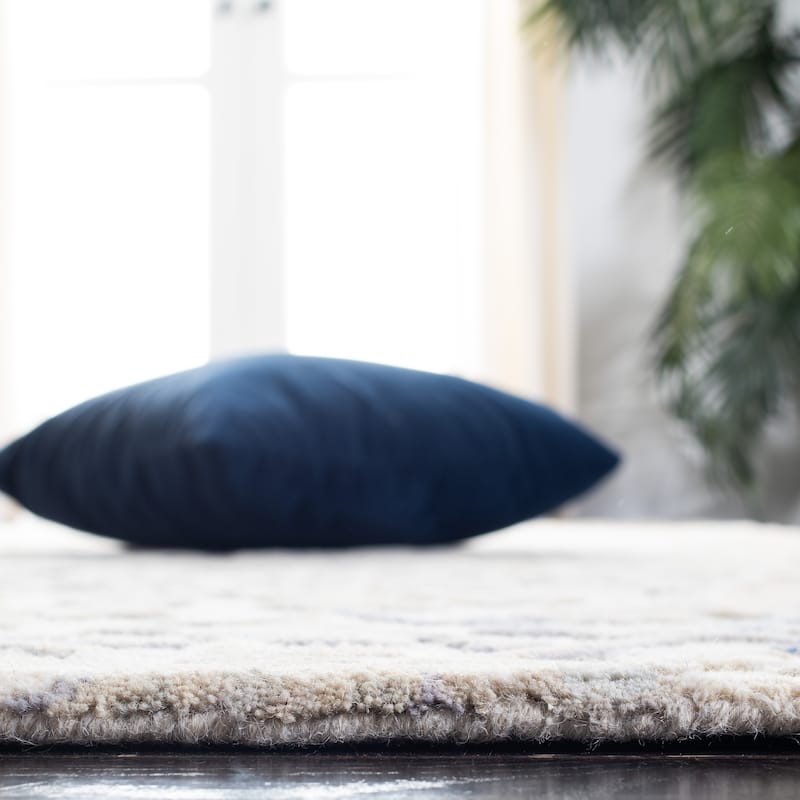 SAFAVIEH Handmade Glamour Noella Floral Wool Rug