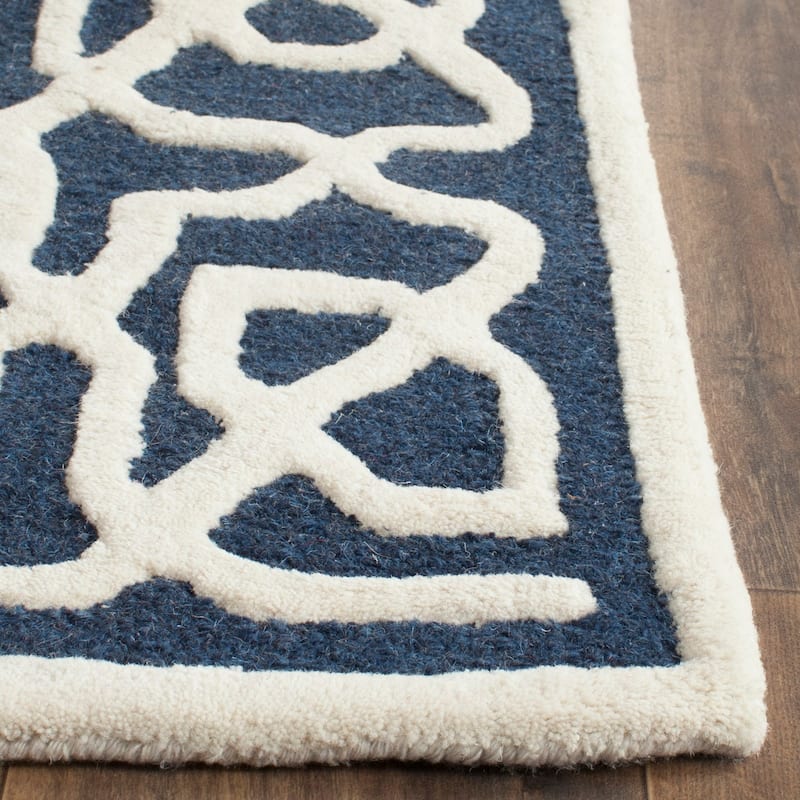 SAFAVIEH Handmade Cambridge Sissi Modern Wool Rug