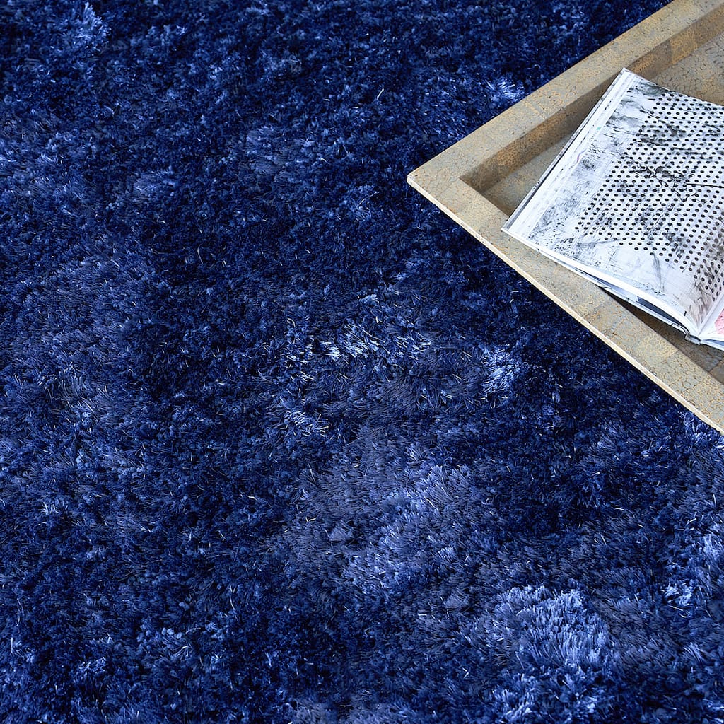 EXQUISITE RUGS Sumo Shag Hand-loomed Polyester/Microfiber Navy Area Rug.