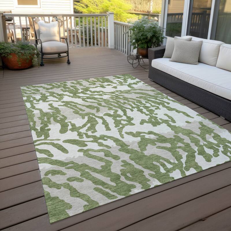 Machine Washable Indoor/ Outdoor Chantille Abstract Animal Print Rug - Green - 2'6" x 3'10"