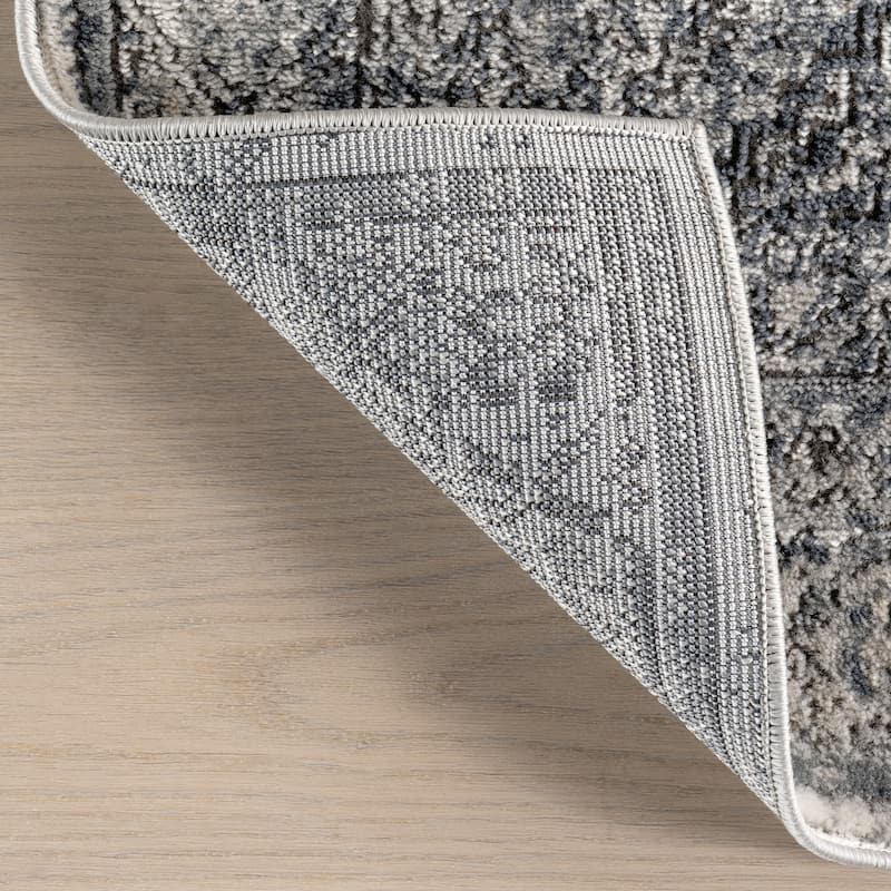 Nuloom Jayla Barbed Iris Medallion Area Rug