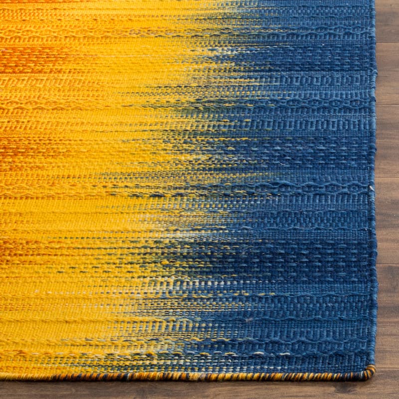 SAFAVIEH Handmade Flatweave Kilim Urve Wool Rug