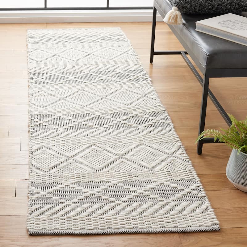 SAFAVIEH Handmade Natura Fazlie Moroccan Wool Rug - 2'3" x 8' Runner - Ivory