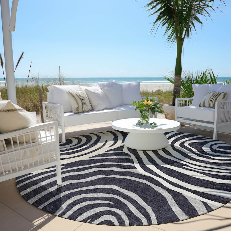 Machine Washable Indoor/ Outdoor Chantille Contemporary Dimensions Rug - Black - 8' x 8'