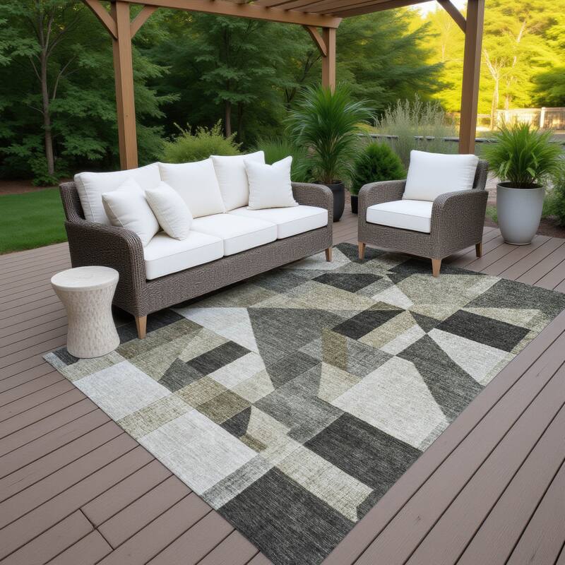 Machine Washable Indoor/ Outdoor Modern Geo Chantille Rug