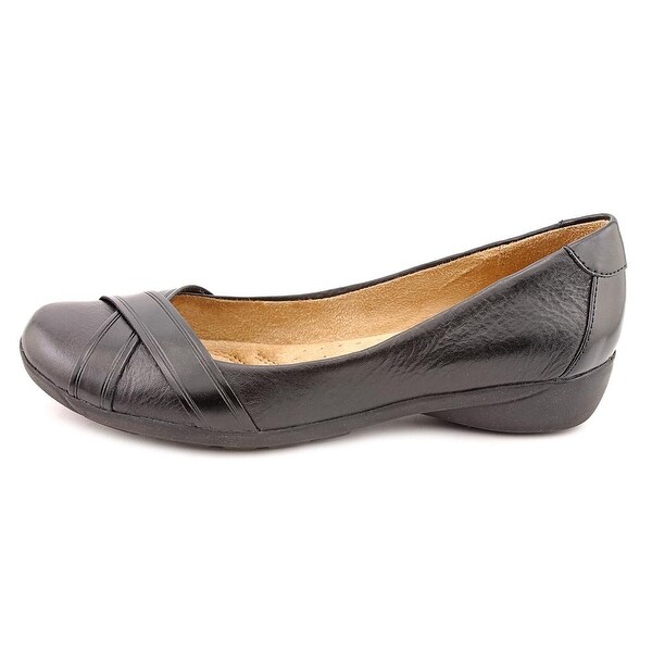 naturalizer black leather flats