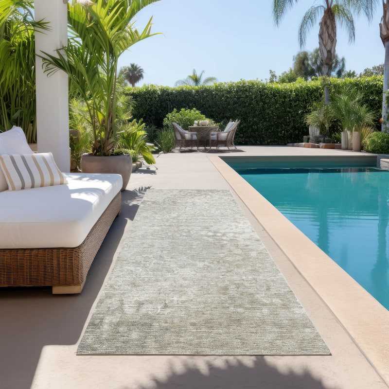 Machine Washable Indoor/ Outdoor Abstract Solid Chantille Rug