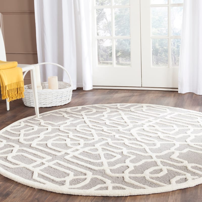 SAFAVIEH Handmade Cambridge Sissi Modern Wool Rug - 6' Round - Silver/Ivory