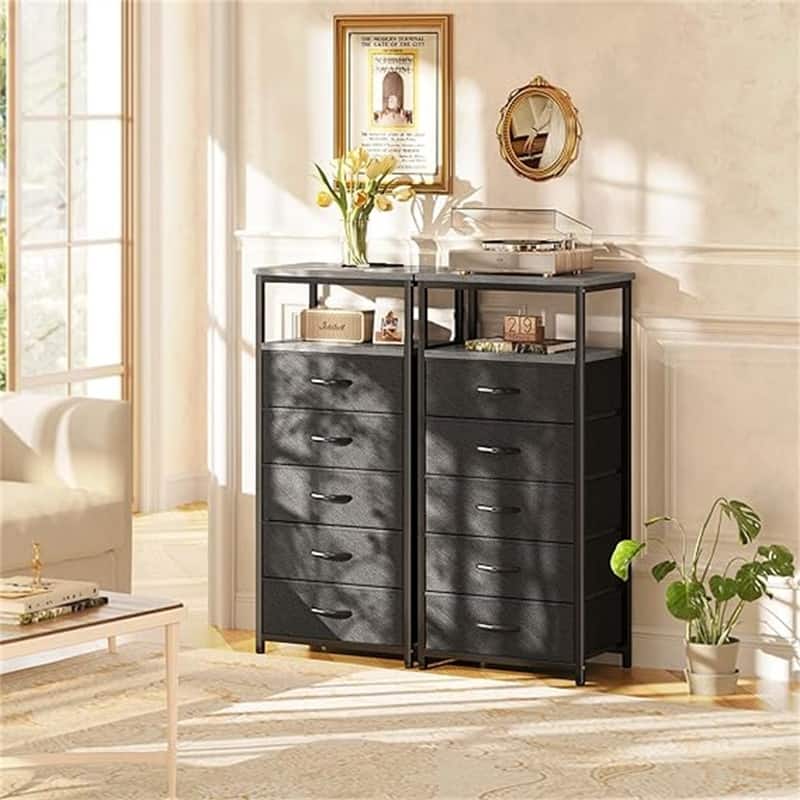 Drawers Dresser with Charging Station