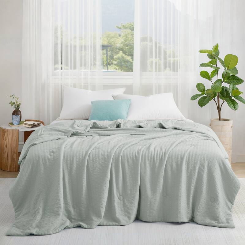 Lightweight Cooling Reversible Bed Blanket, Breathable Seersucker Comforter for Hot Sleepers