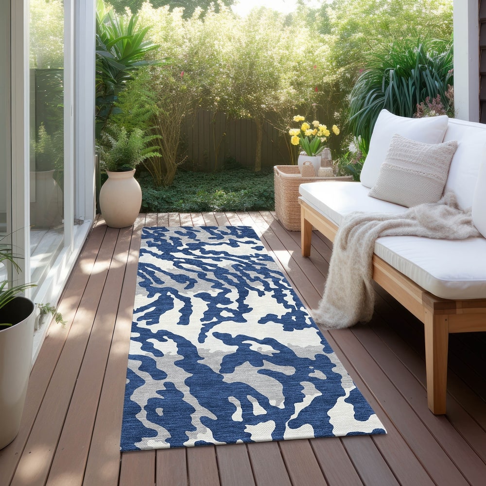 Machine Washable Indoor/ Outdoor Chantille Animal Print Abstract Rug