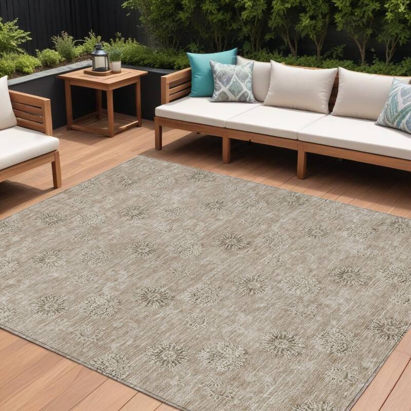 HomeRoots Floral Transitional Rectangle Outdoor Rug - 9' X 12'