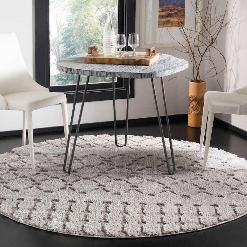 SAFAVIEH Sparta Shag Albina 1.2-inch Thick Rug - 6'7" Round - Grey/Grey