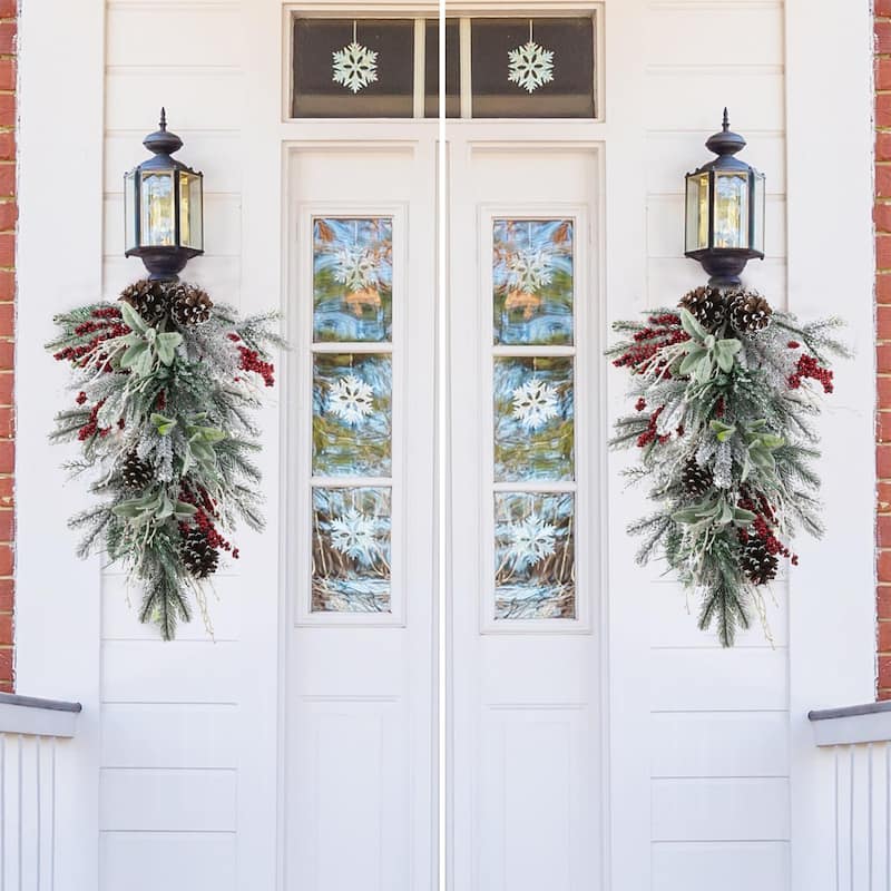 Glitzhome Artificial Christmas Flocked Pinecone Berry Teardrop Wreath Centerpiece