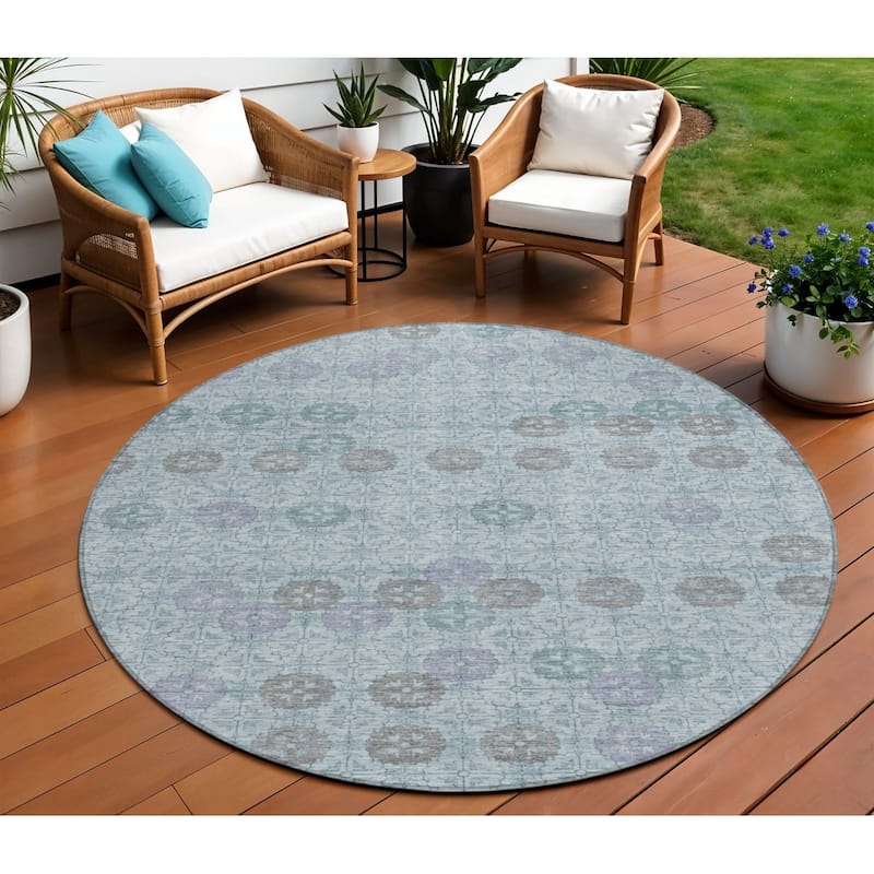 HomeRoots Geometric Transitional Rectangle Outdoor Rug - 8' Round