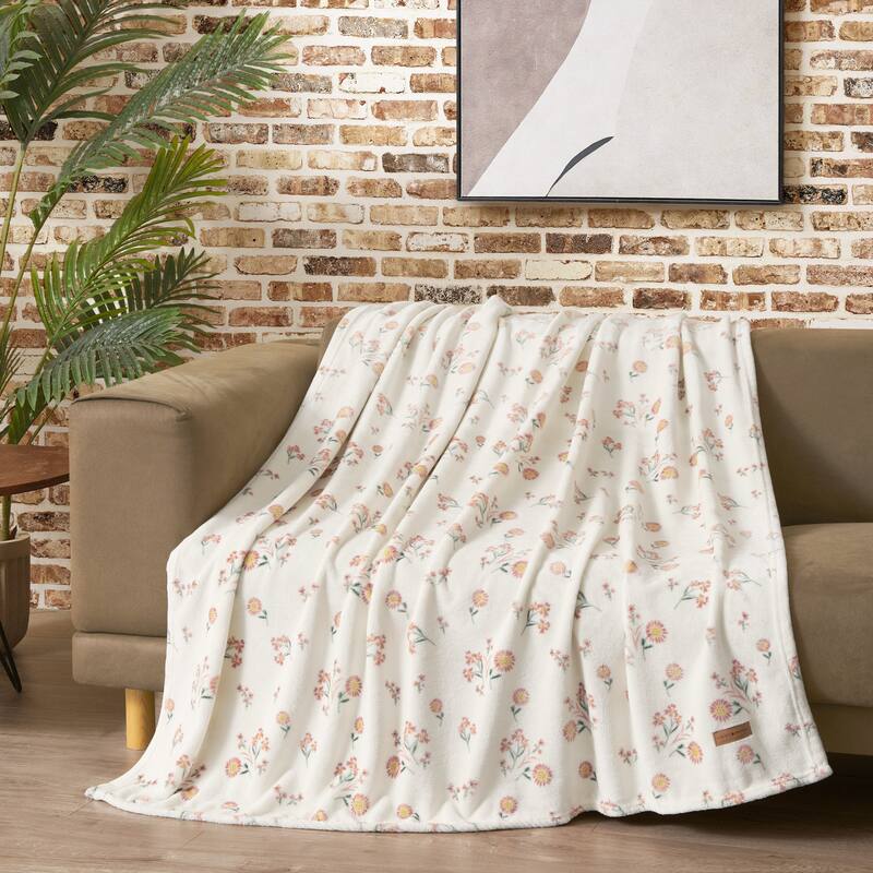 Lucky Brand Daisy Plush Throw Blanket - 50"X70" - Ivory