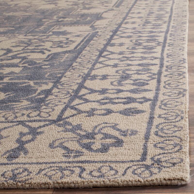 SAFAVIEH Handmade Restoration Vintage Boho Grisha Oriental Wool Rug