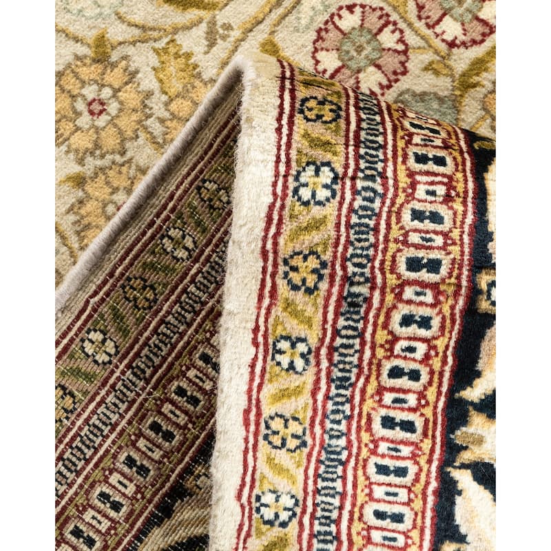 Overton Handknotted Wool Traditional Oriental Ivory Area Rug - 4' x 6'