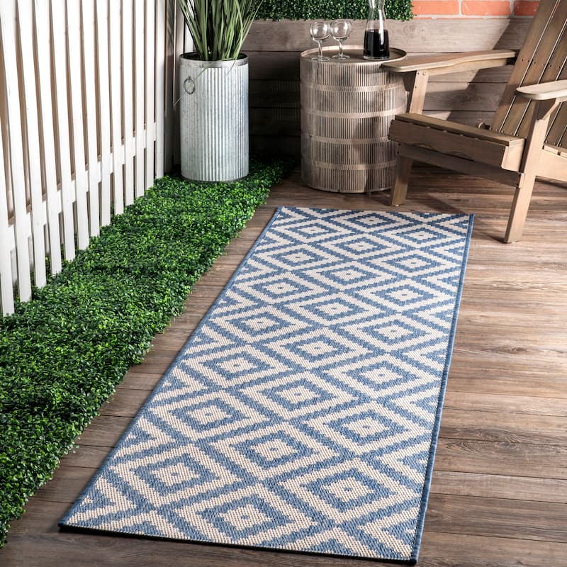 Nuloom Indoor/Outdoor Geometric Diamond Area Rug - 2' x 8' Runner - Blue