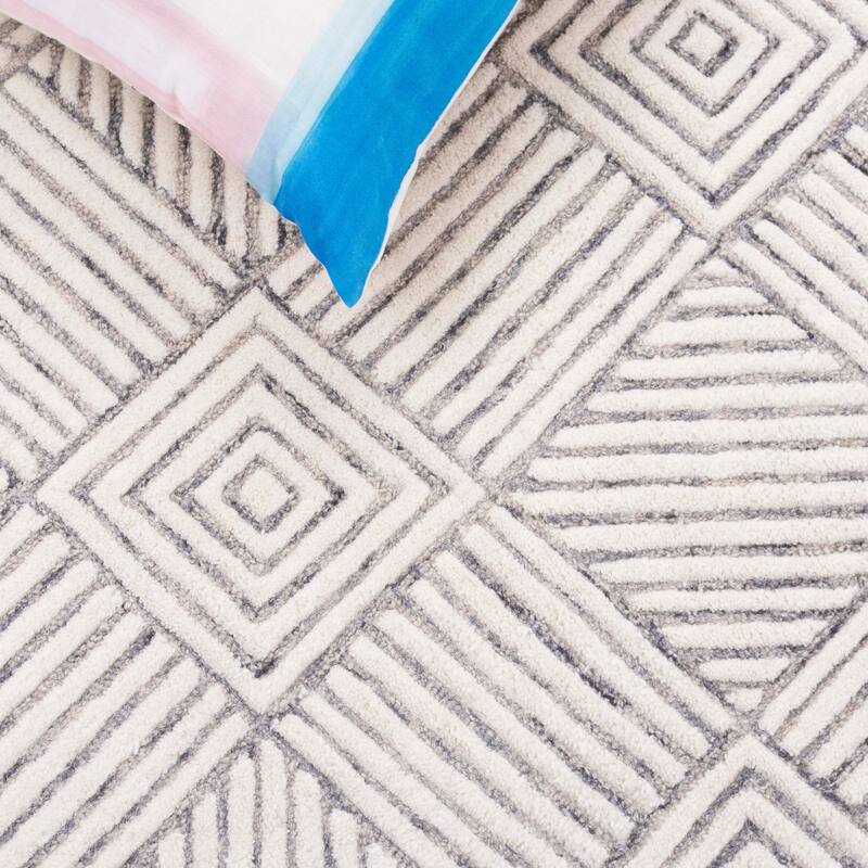 SAFAVIEH Handmade Soho Hendrikka Contemporary Wool Rug