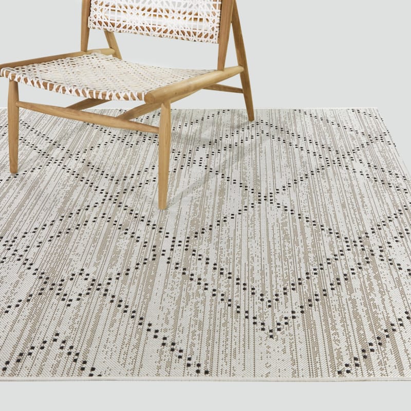 Stefano Geometric Moroccan Area Rug - 5'3" x 7' - Tan