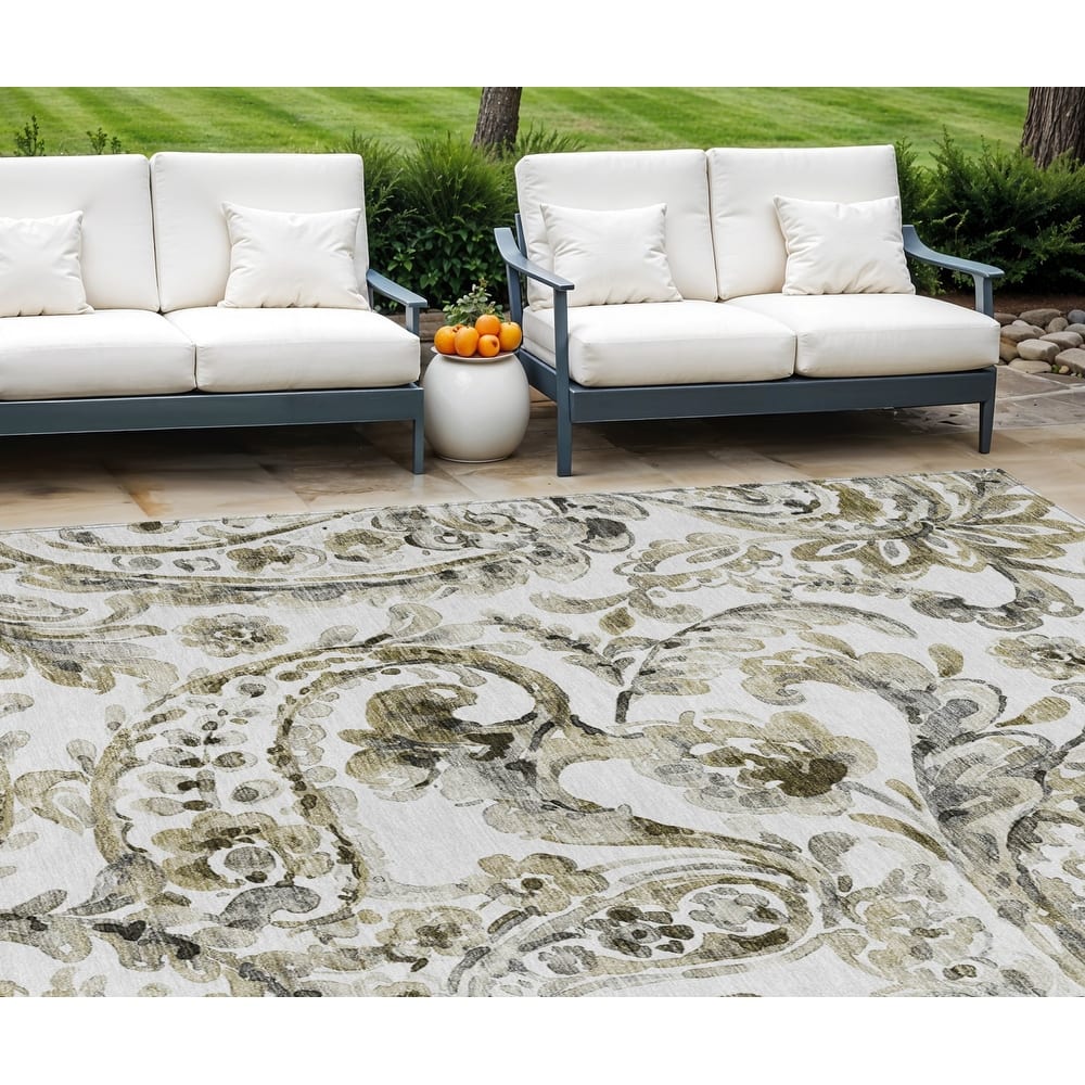 HomeRoots Paisley Transitional Rectangle Outdoor Rug