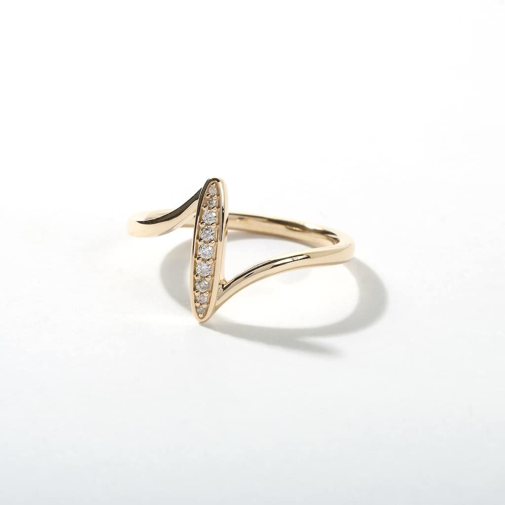 1/20ct TDW Diamond Bypass Fashion Ring in 10k Gold for Women