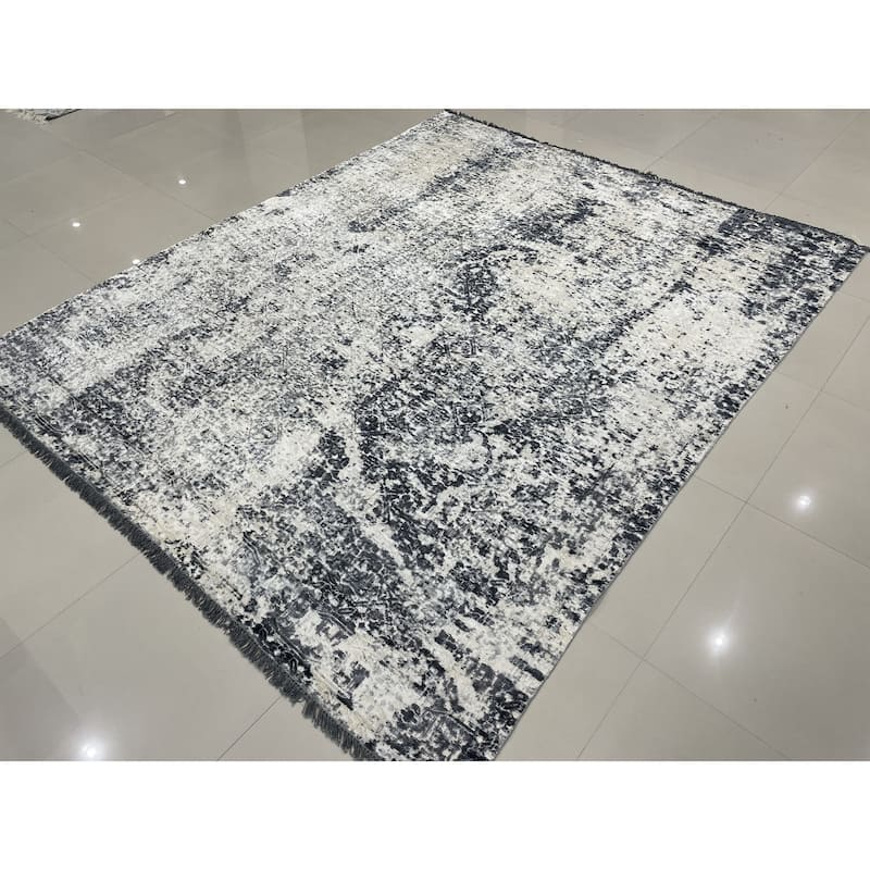 Ivory / Gray Transitional Modern Modern Area Rug - Elegant and Timeless Design - 7' x 9'