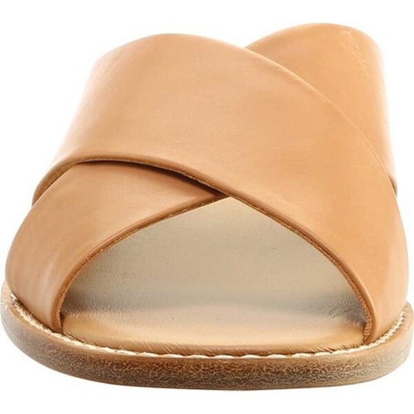 Vince Fairley Sandal 2024 www.gemologytidbits