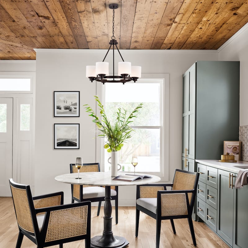 Transitional 6-light Chandleier