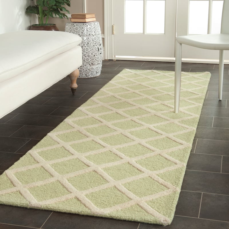 SAFAVIEH, Handmade Cambridge Siire Moroccan Trellis Wool Rug