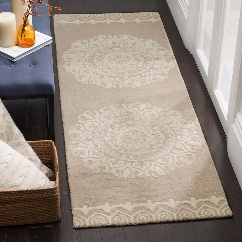 SAFAVIEH, Handmade Bella Willien Modern Floral Wool Rug - 2'3" x 7' Runner - Beige/Ivory