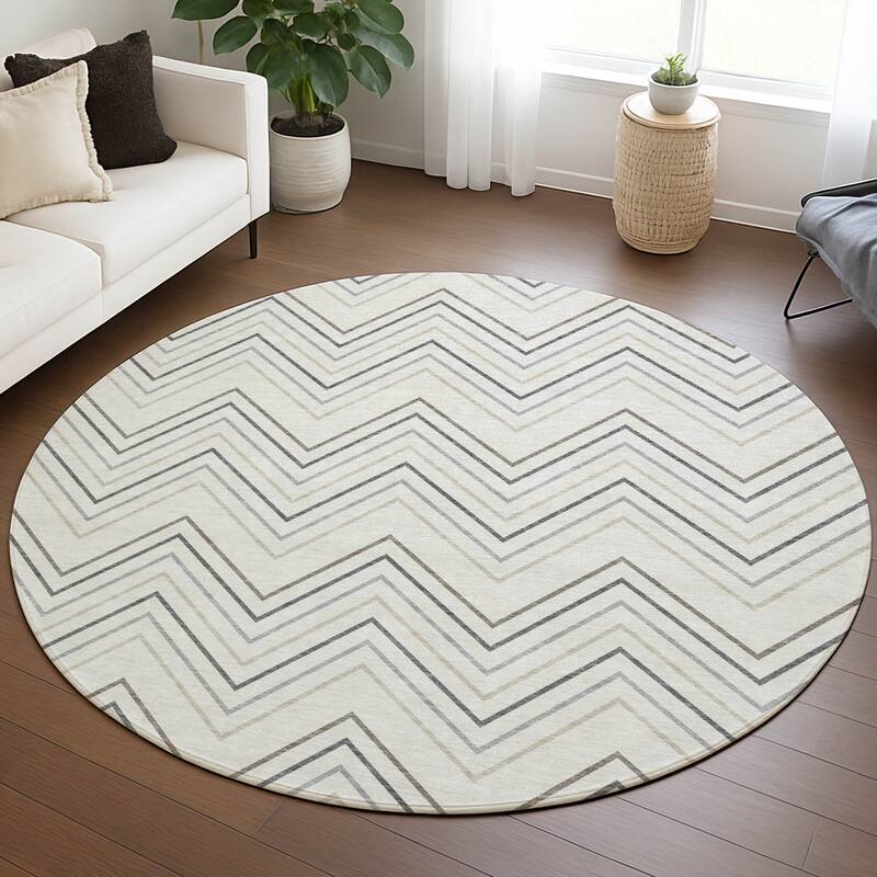 Machine Washable Indoor/ Outdoor Modern Chevron Chantille Rug
