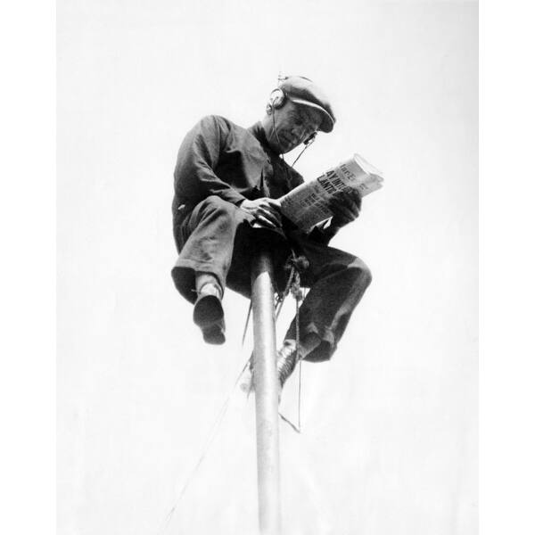 Alvin Shipwreck Kelly Sitting On A 39 Foot Flagpole Atop The Eight