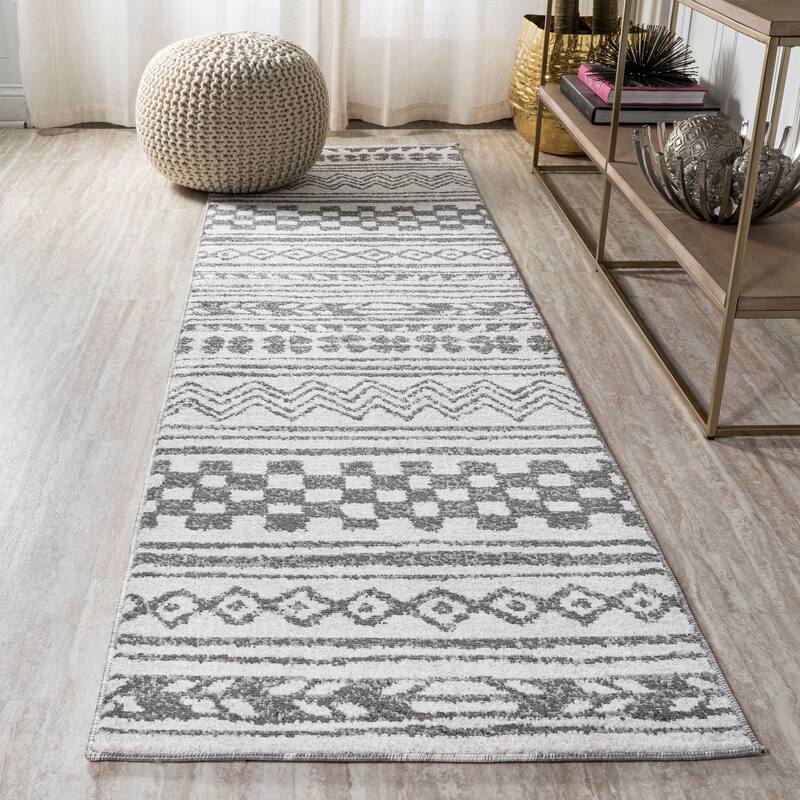 JONATHAN Y Idris Tribal Geometric Stripe Area Rug