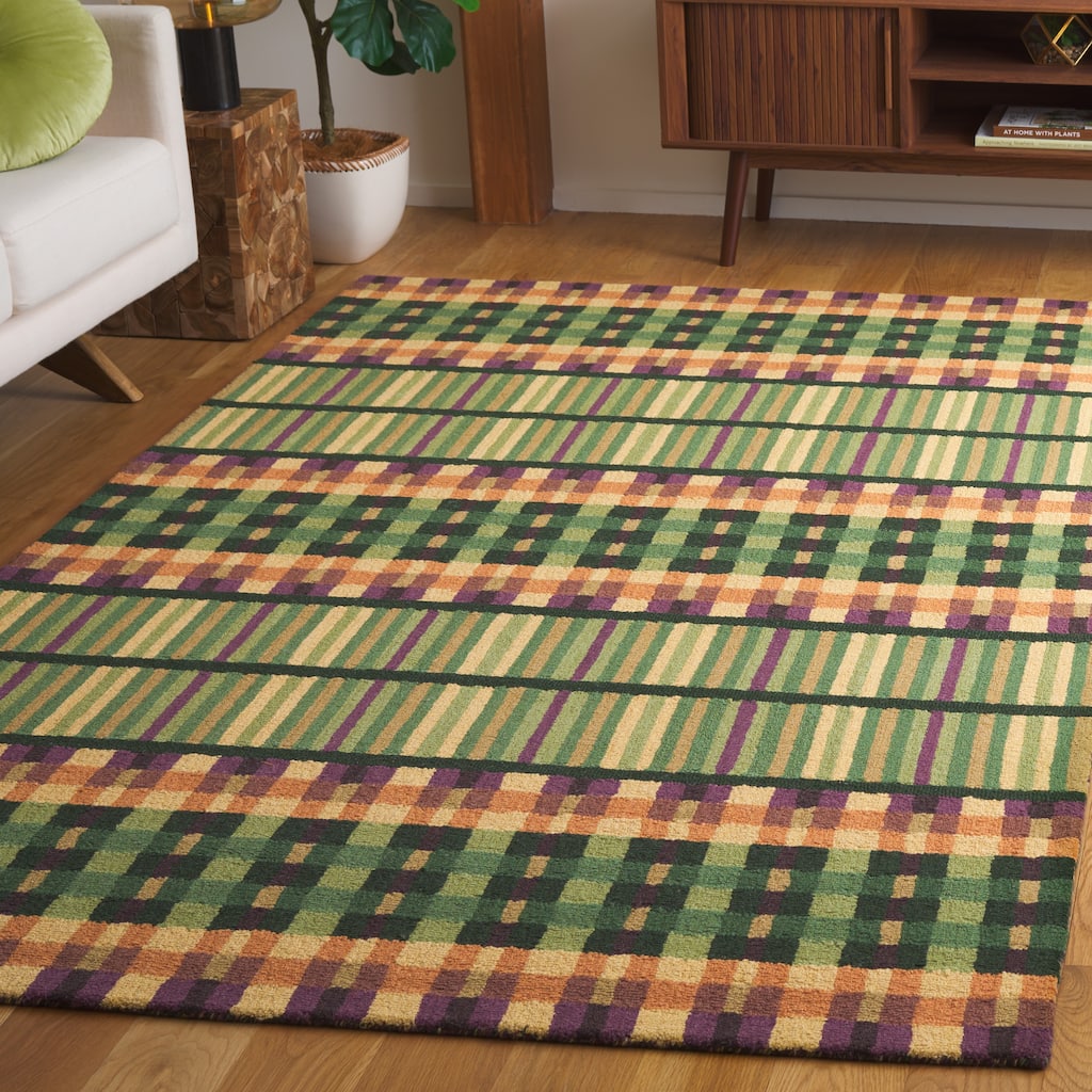 SAFAVIEH Handmade Metro Needa French Country Wool Rug