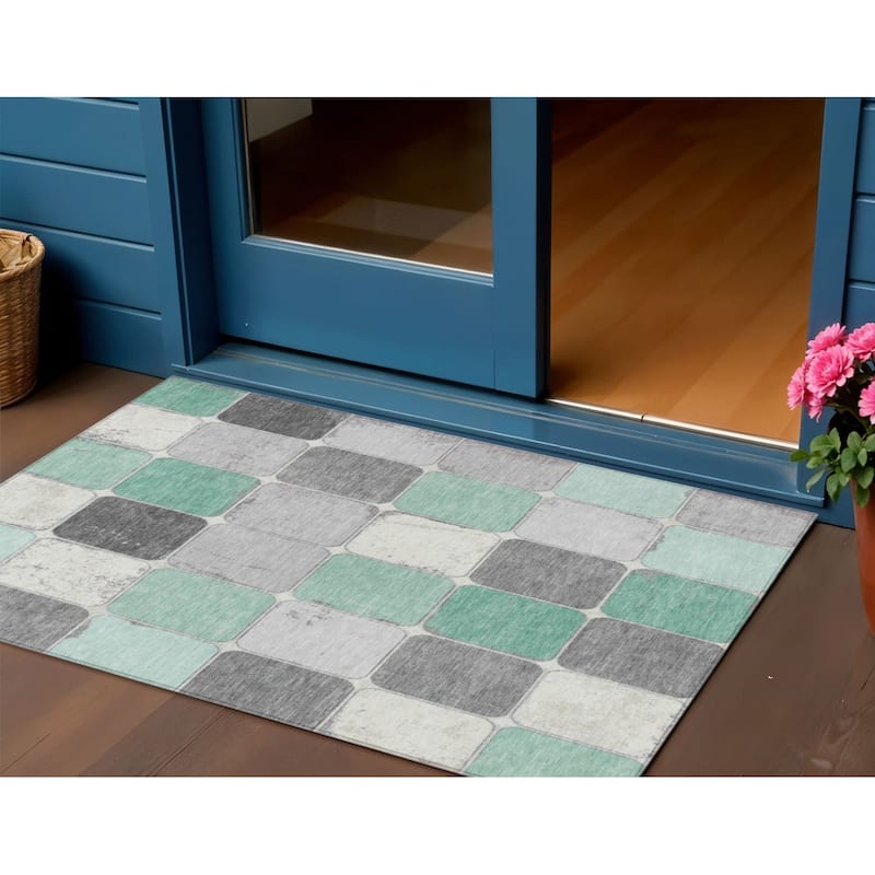 HomeRoots Geometric Transitional Rectangle Outdoor Rug - 3' x 5'