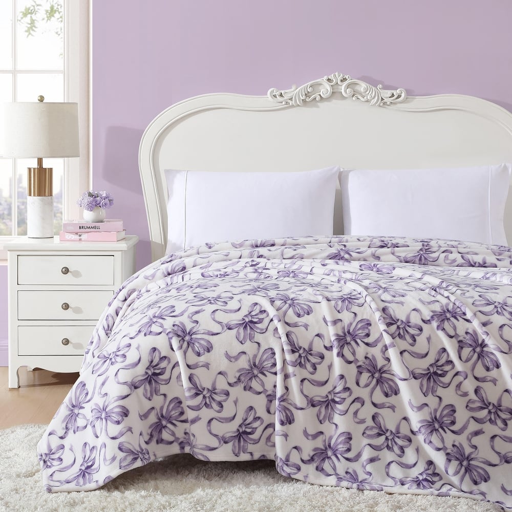 Betsey Johnson Printed Ultra Soft Plush Reversible Blanket